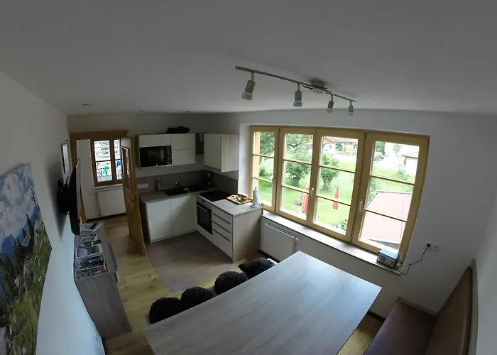 Проживание в семье Hoamatl *